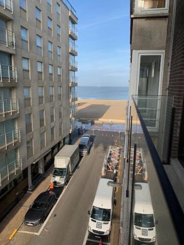 Exclusief Appartement In Hartje Zoute, Zonnig Terras Met Zeezicht นอคเคอ-เฮสท์ ภายนอก รูปภาพ